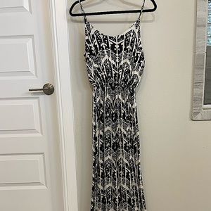 Black and white LUSH Maxi Dress